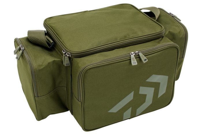 Daiwa Black Widow Compact Tackle Bag
52x30x24cm