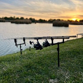   CARP ACADEMY Bottartó készlet Black Carp 2db-os 40-60cm/25cm
