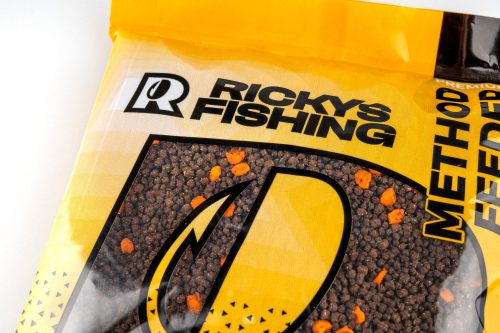 Ricky’s Fishing - Fire – Ready Pellet 2-2,5mm (NEDVESÍTETT)