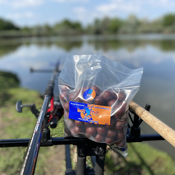 Pop up bojli és csalizó bojli – hatékony pontyozás egész évben etetőhajóval